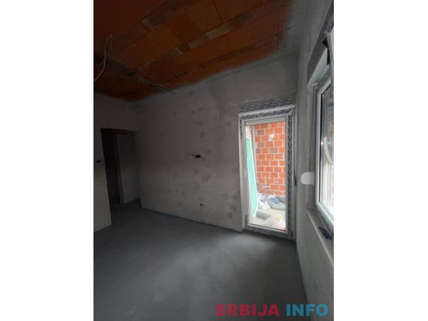 Prodaje se kuća u Bečmenu-Surčin