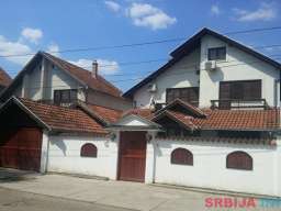 Backi Jarak Centar-kuca 400m2