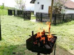 Vikendica i zemljiste Cerova-Arilje