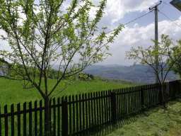 Vikendica i zemljiste Cerova-Arilje