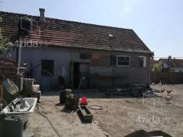 Prodajem kucu u Titelu 2500m2