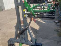 Awmak&nbsp; poljska&nbsp; utovarna ruka&nbsp; na stanju&nbsp; 