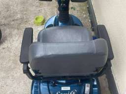 Invalidski skuter elektricni