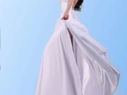 Kolekcija ženskih stvari na prodaju