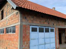 Na prodaju kuca u Vrbovnu-Lazarevac