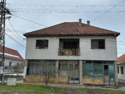 Kuca u samom centru Starih Banovaca
