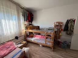 Prodajem kuću-sme&scaron;taj za radnike-Vojka