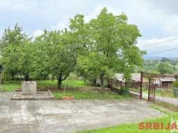 Poslovno - stambeni objekat 576 m2 Ripanj Voždovac 