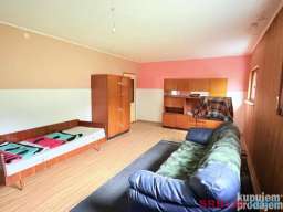 Poslovno - stambeni objekat 576 m2 Ripanj Voždovac 
