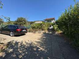 Vikend kuća 55m2,uknjižena, na 10ari placa