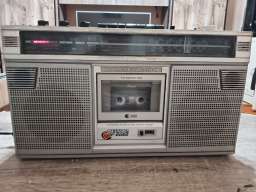 Stari radio kasetofon sharp GF 6060