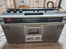 Stari radio kasetofon sharp GF 6060