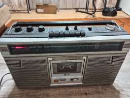 Stari radio kasetofon sharp GF 6060
