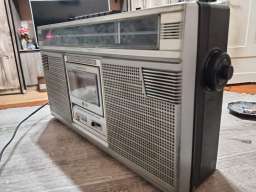 Stari radio kasetofon sharp GF 6060