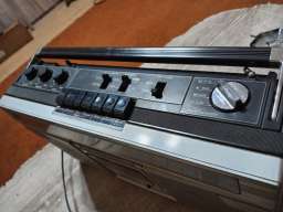 Stari radio kasetofon sharp GF 6060