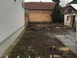 Na prodaju kuca u Indjiji