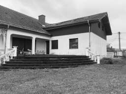 Veliko Gradiste kuca 463m2 na 10 ari placa