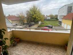 Izdaje se stan - Prvomajska, Zemun - 600 e na I spratu