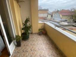 Izdaje se stan - Prvomajska, Zemun - 600 e na I spratu