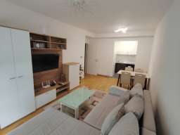 Trosoban Apartman Spring 3 Novi Sad Petrovaradin