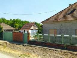 Kuća, Majdan (Novi Kneževac), 110 m2