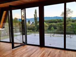 Na prodaju Luxury Villas&Poll, Aranđelovac