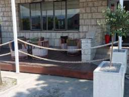 Potrebne radnice, Caffe Enigma