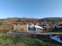 Na prodaju stambeno-poslovni objekat (kuca, hala)-Paragovo