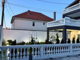 Palilula-Borca 220m2+75m2 na 6.5 ari placa
