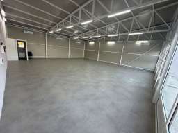 Izdaje se poslovni lokal 160m2-Batajnica