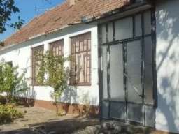 Na prodaju kuca 320m2 u selu Torak