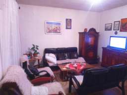 Prodajem kucu sa dvoristem na vikend naselju Ivanica, sa pog