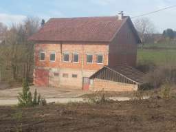 Stambeno-poslovni objekat Cortanovci