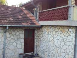 Odlicna kuca pored puta