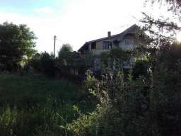 Odlicna kuca pored puta