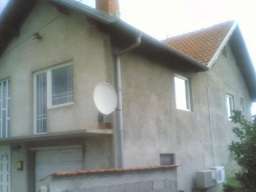 Kuca i pomocna zgrada na prodaju-Pozarevac