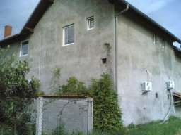 Kuca i pomocna zgrada na prodaju-Pozarevac
