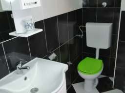 Na prodaju kuca 250m2 + 36m2 garaza