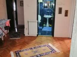 Na prodaju kuca 250m2 + 36m2 garaza