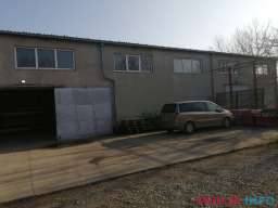 Prodajem / izdajem poslovni objekat sa halom ul. Vinogradska