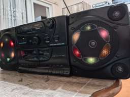 Futachi radio kasetofon dupli dek sa svetla na zvusnici