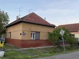 Prodajem kuću u Bečeju