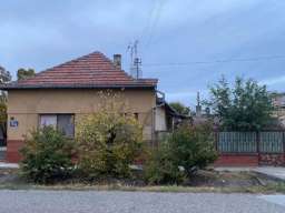 Prodajem kuću u Bečeju
