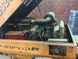 Ma&scaron;ina za izradu cementne ko&scaron;uljice