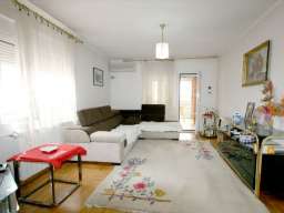 Legalizovana i uknjizena kuca 420m2-Kaludjerica