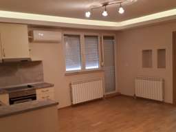 Stan na prodaju-Brace Jerkovic 78m2+15m2 terasa