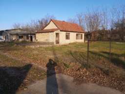 Plac na glavnom Palickom putu