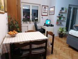Lep trosoban stan Novi Sad