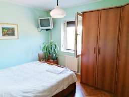 Lep trosoban stan Novi Sad