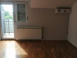 Izdajem stan u Batajnici&nbsp;